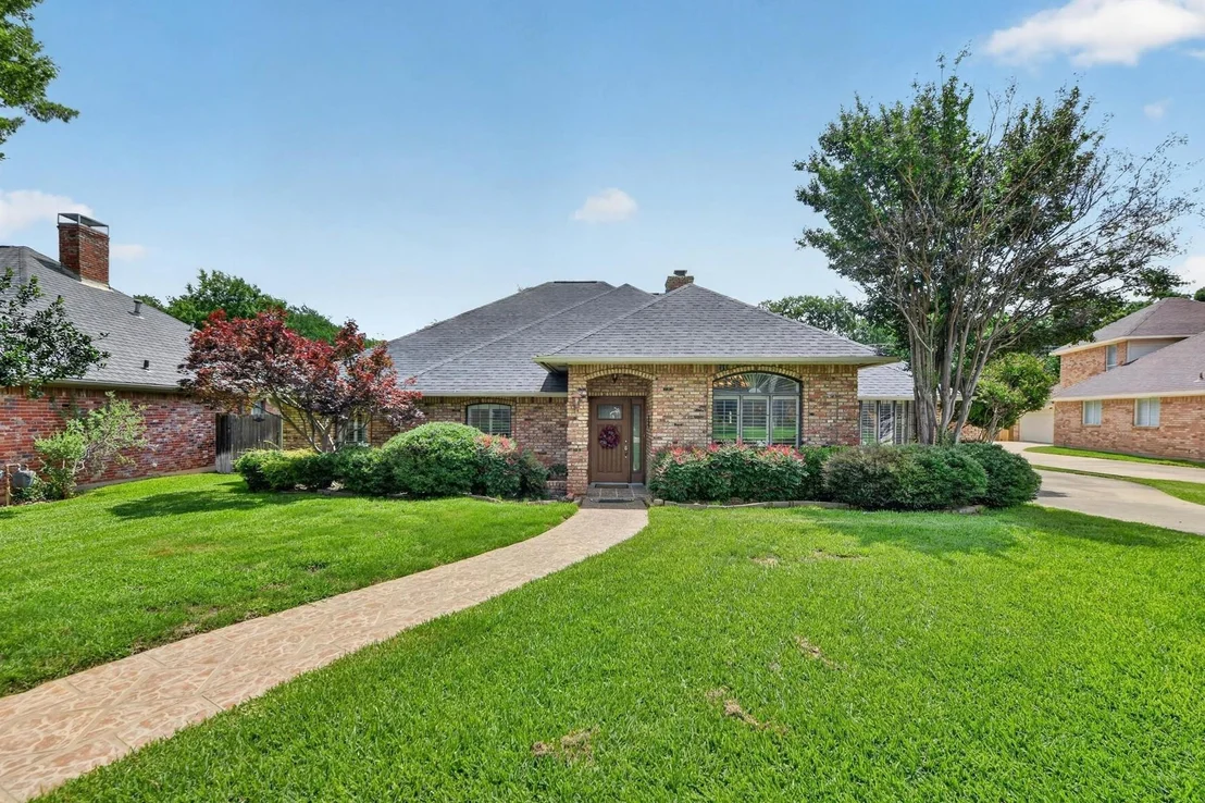 Photo of 2317 Meandering Way