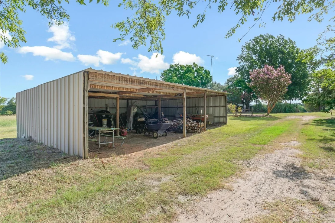 Photo of 600 VZ County Road 4930