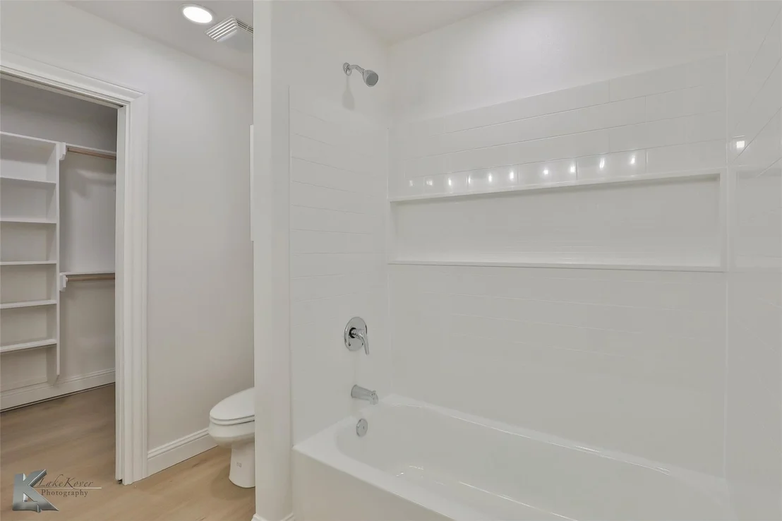 Photo of 2571 Bel Air