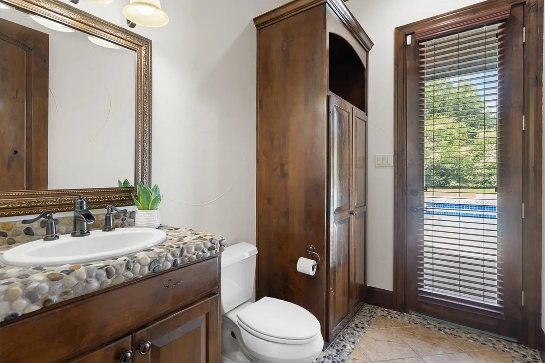 Photo of 3225 Clubview Drive
