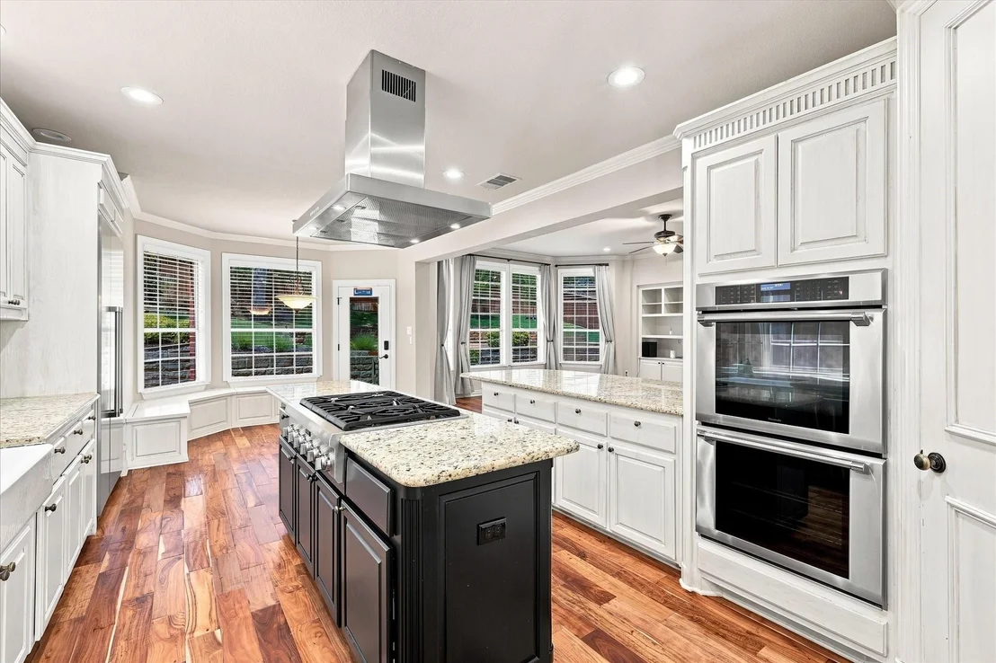Photo of 708 Lakeway Drive