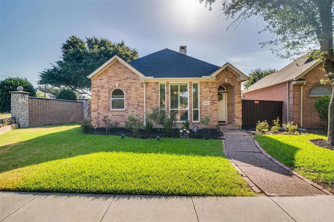Photo of 6924 Harvey Lane