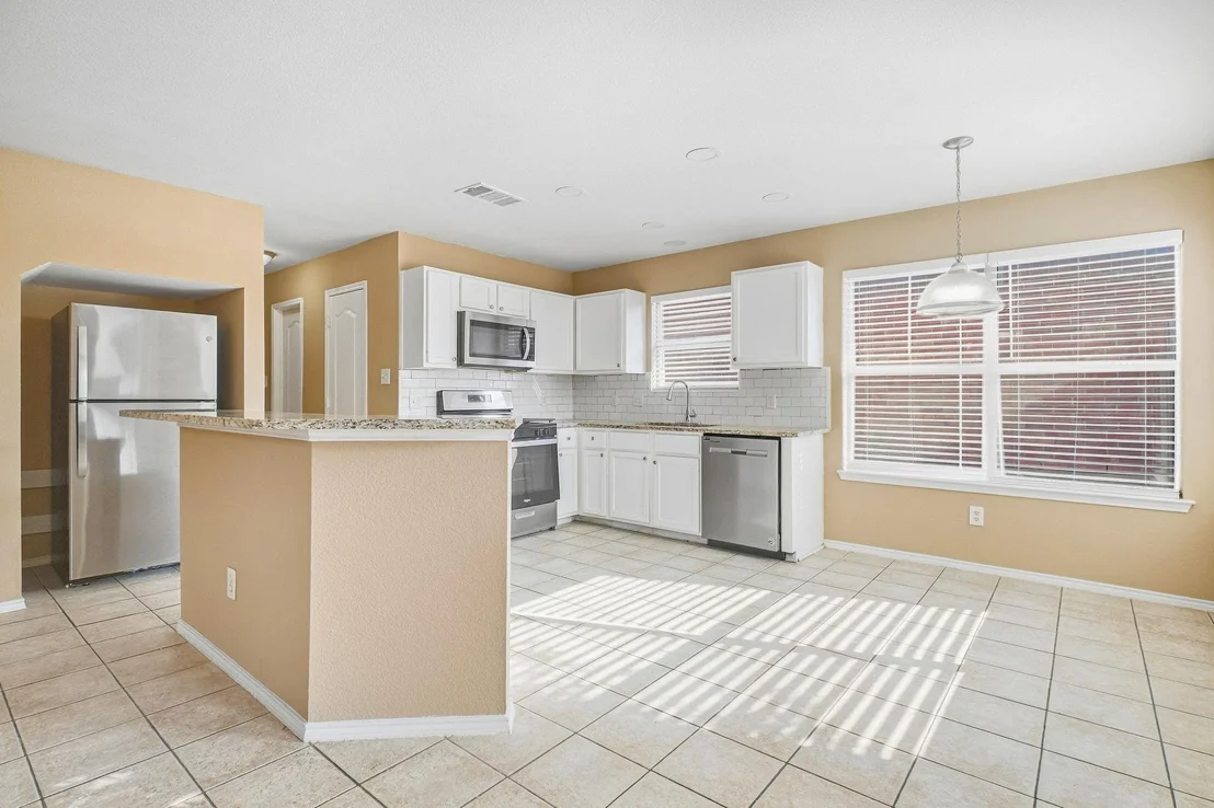 Photo of 1002 Chatham Lane