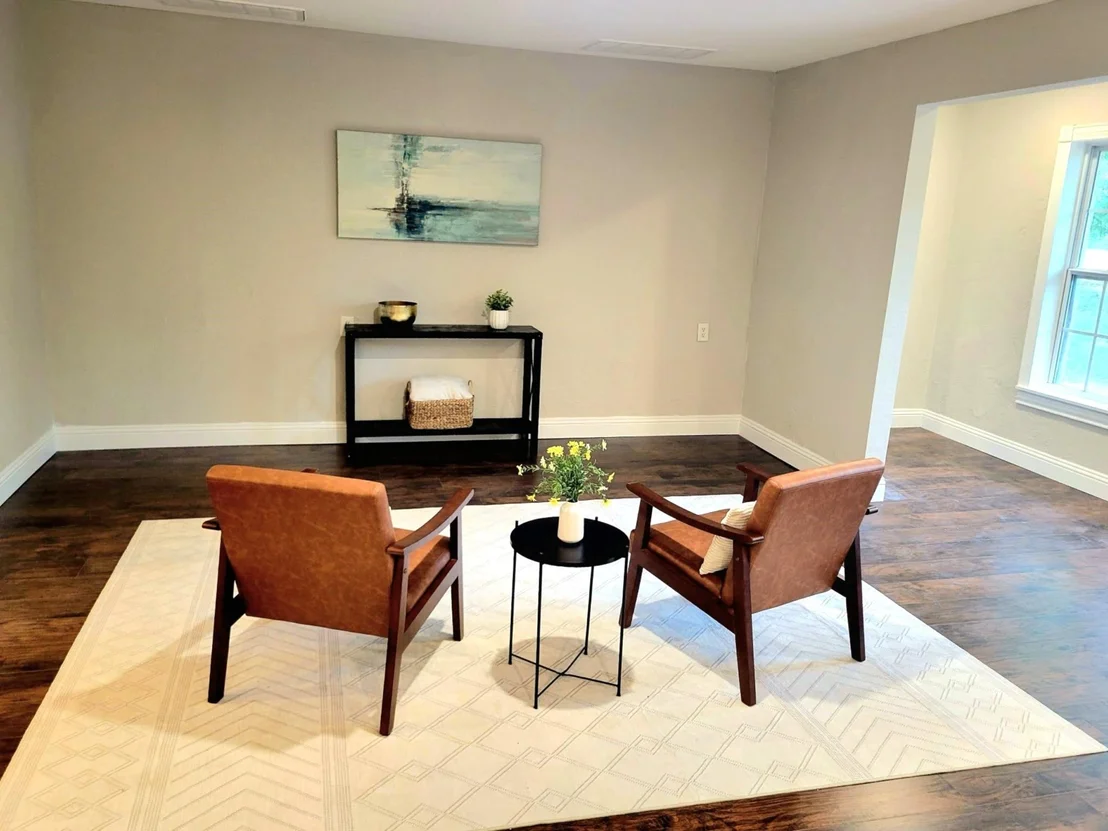 Photo of 103 W Cayuga Drive