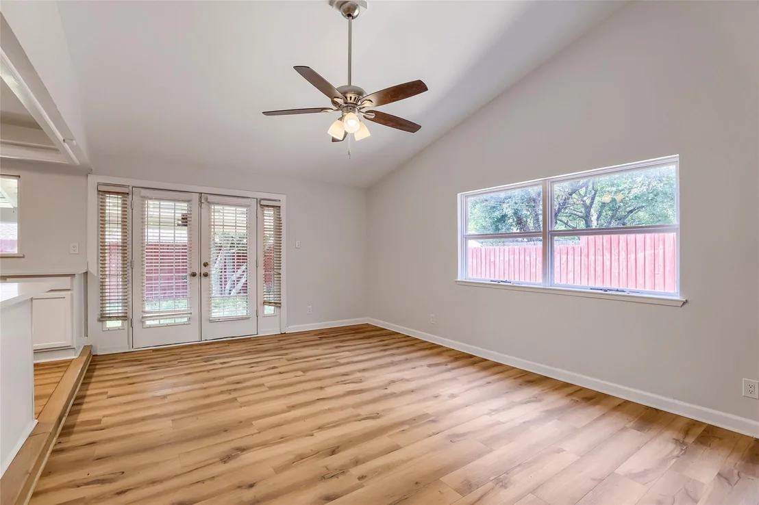 Photo of 6639 Roundrock Road
