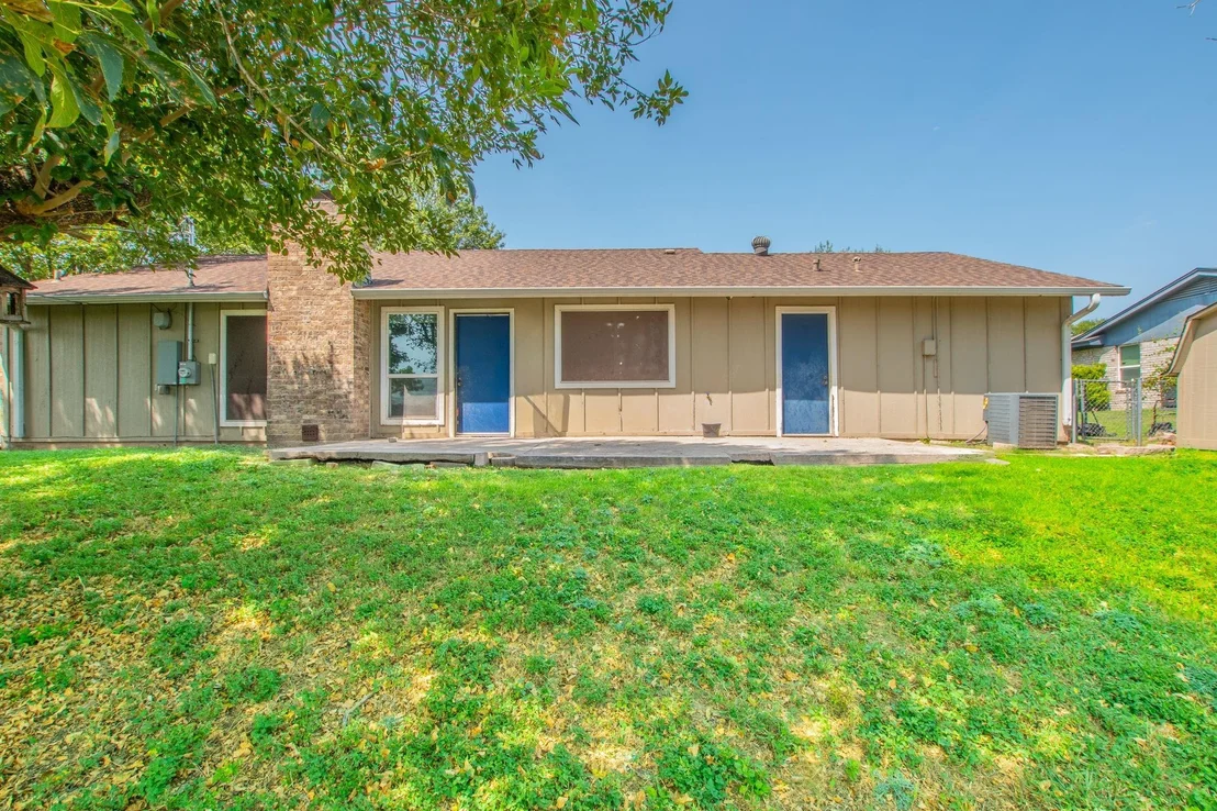 Photo of 2911 Persimmon Drive