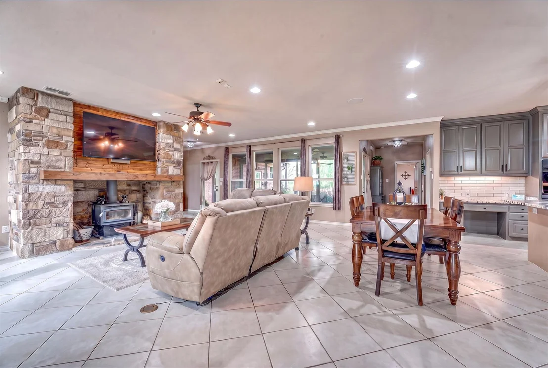 Photo of 1155 Boase Way
