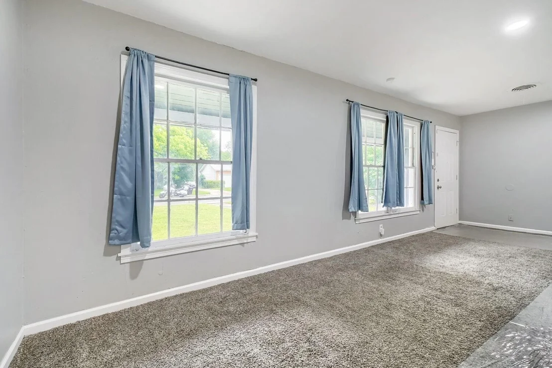 Photo of 1420 Bennett Drive