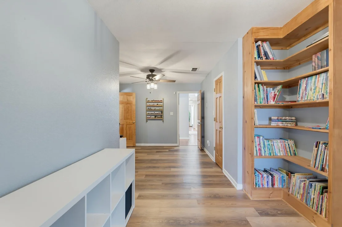 Photo of 1361 Larned Lane