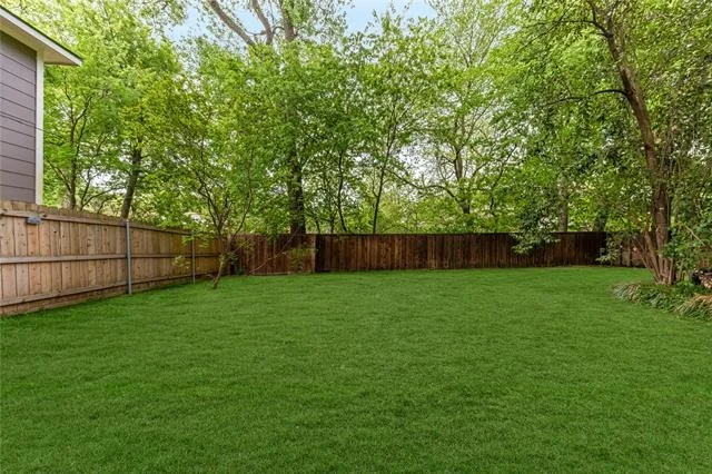 Photo of 6422 Dunstan Lane