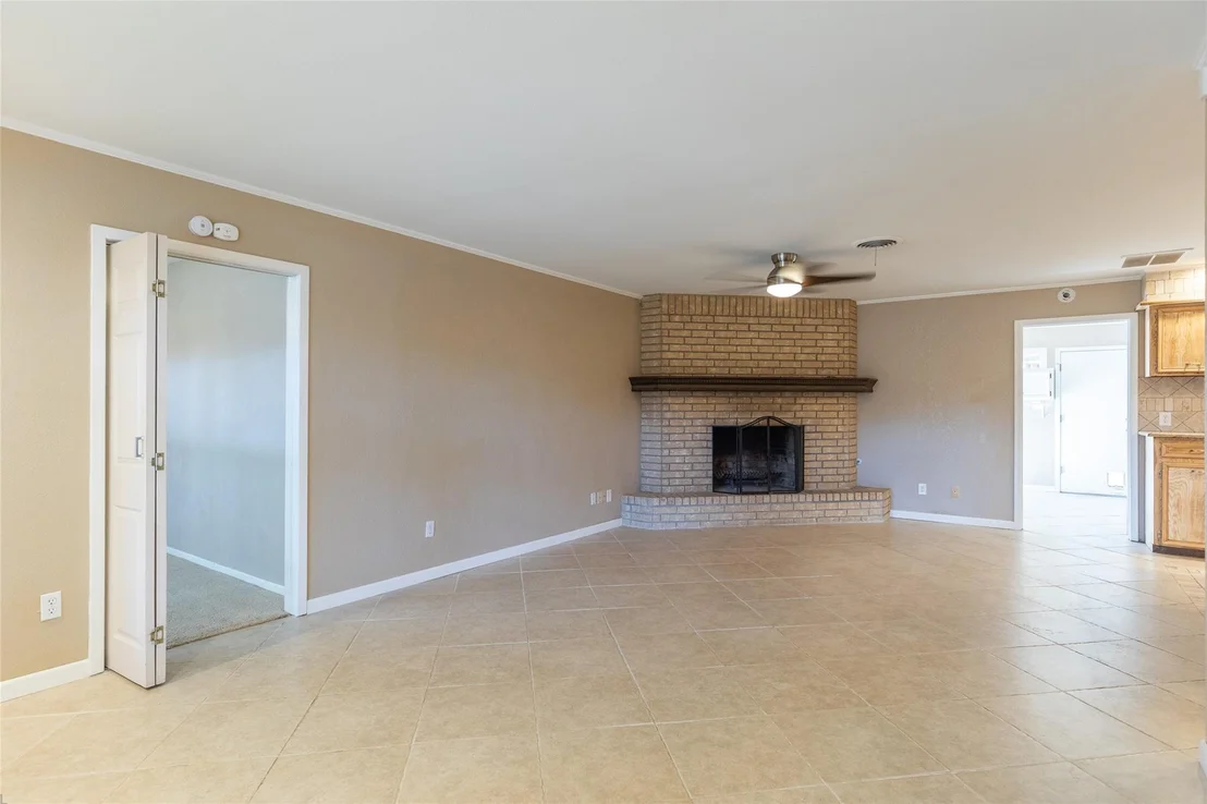 Photo of 55 Surrey Square