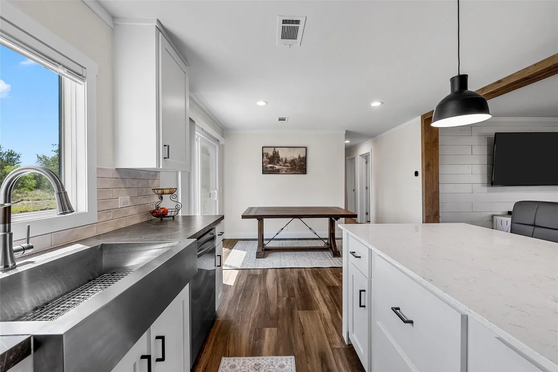 Photo of 3050 Clater Powell