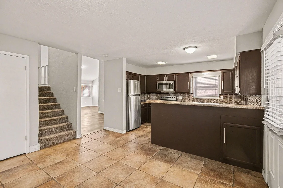 Photo of 1606 Hawthorne Drive