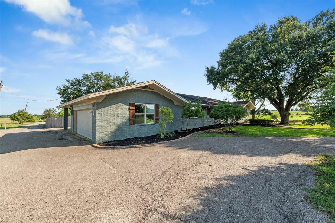 Photo of 2275 W Moonlight Drive