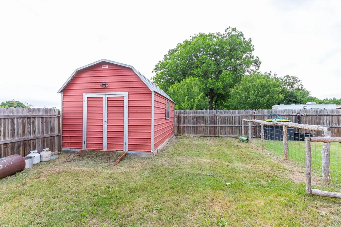Photo of 102 Scurry Avenue
