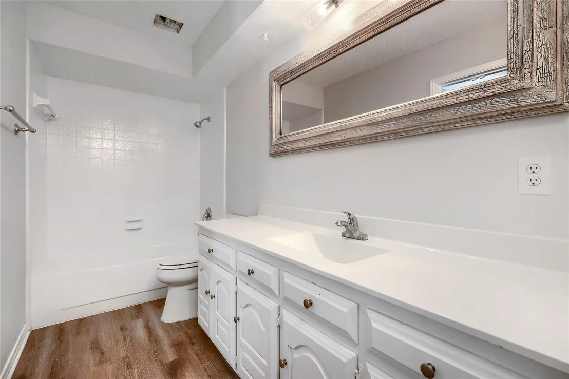 Photo of 814 Oakbluff Drive
