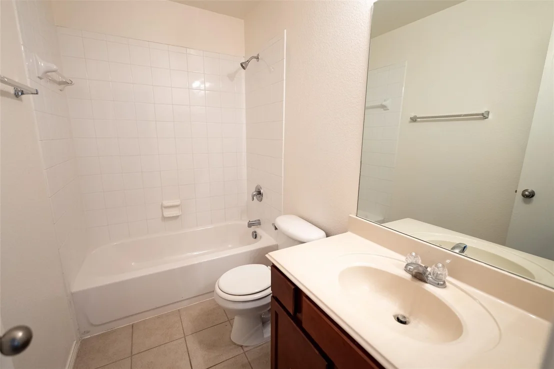 Photo of 1837 Walnut Way