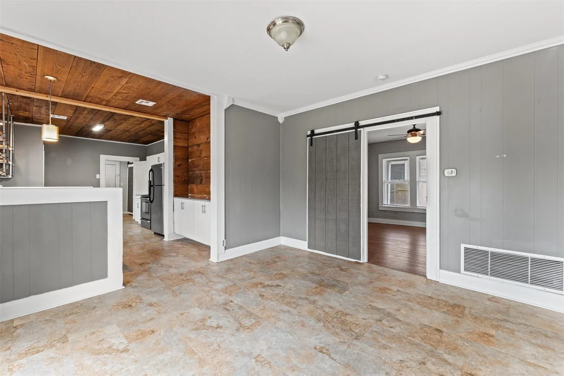 Photo of 512 Herring Avenue