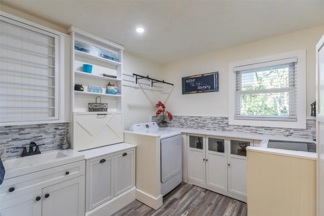 Photo of 9014 Mesa View Road