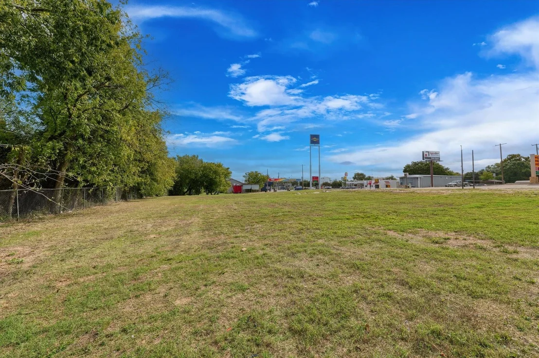 Photo of 529 W Mcgregor Drive