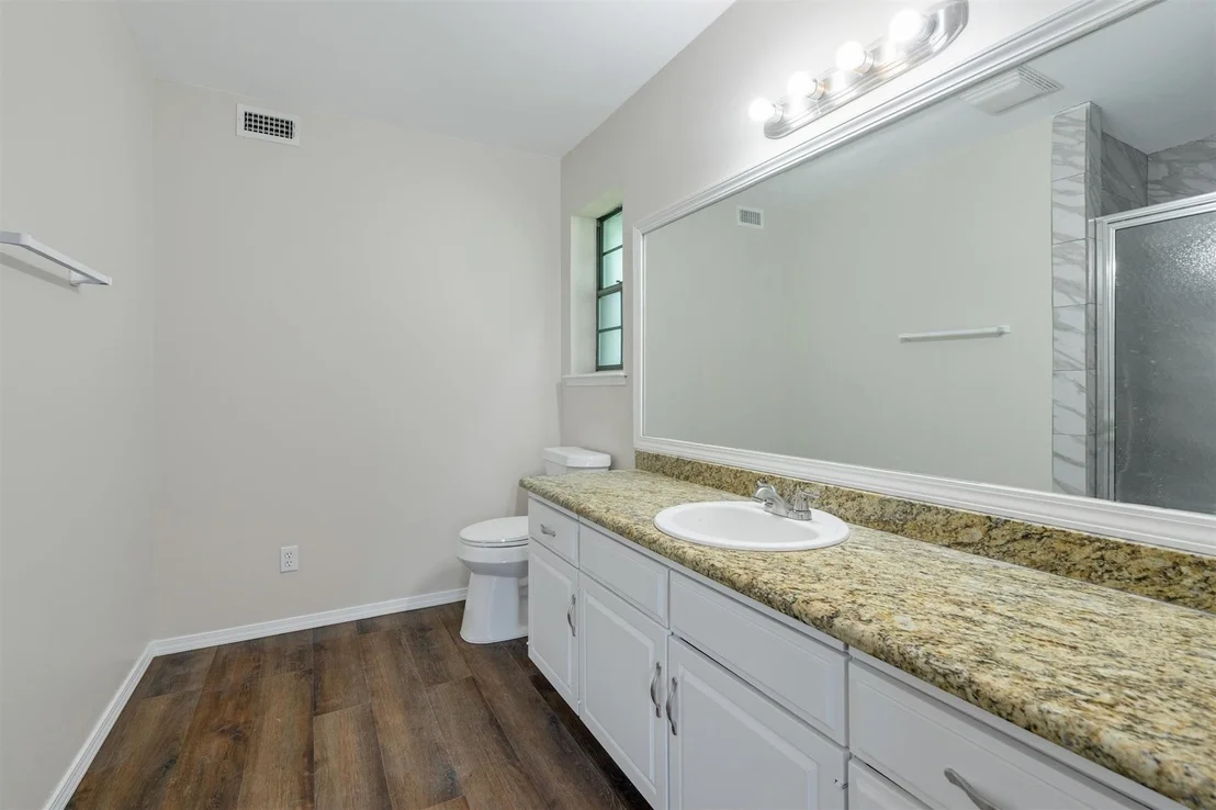 Photo of 209 Mistletoe Lane