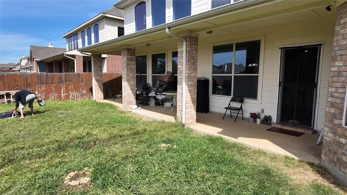 Photo of 421 Roundrock Lane