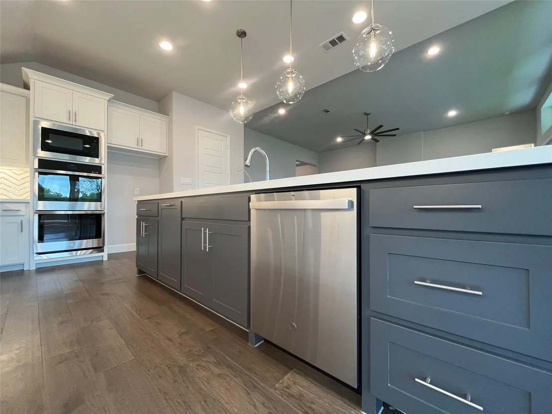 Photo of 2834 Midlake Drive