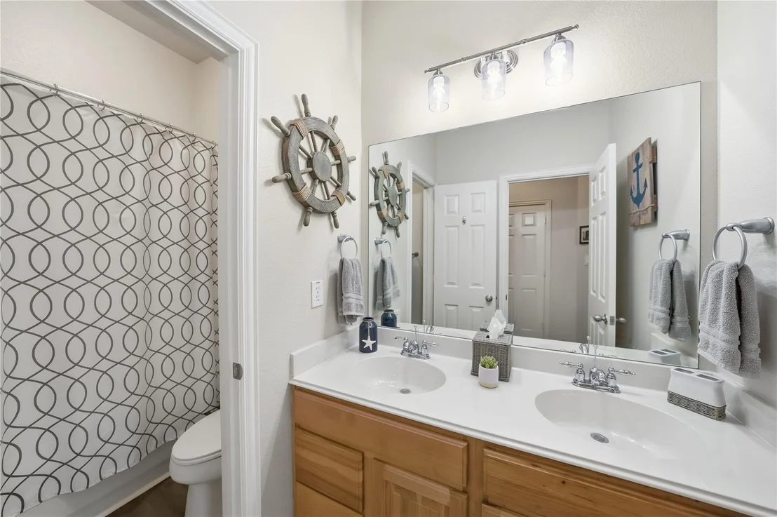 Photo of 1003 Killian Drive