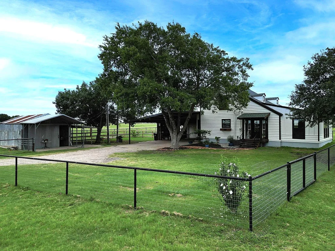 Photo of 5974 County Road 4100