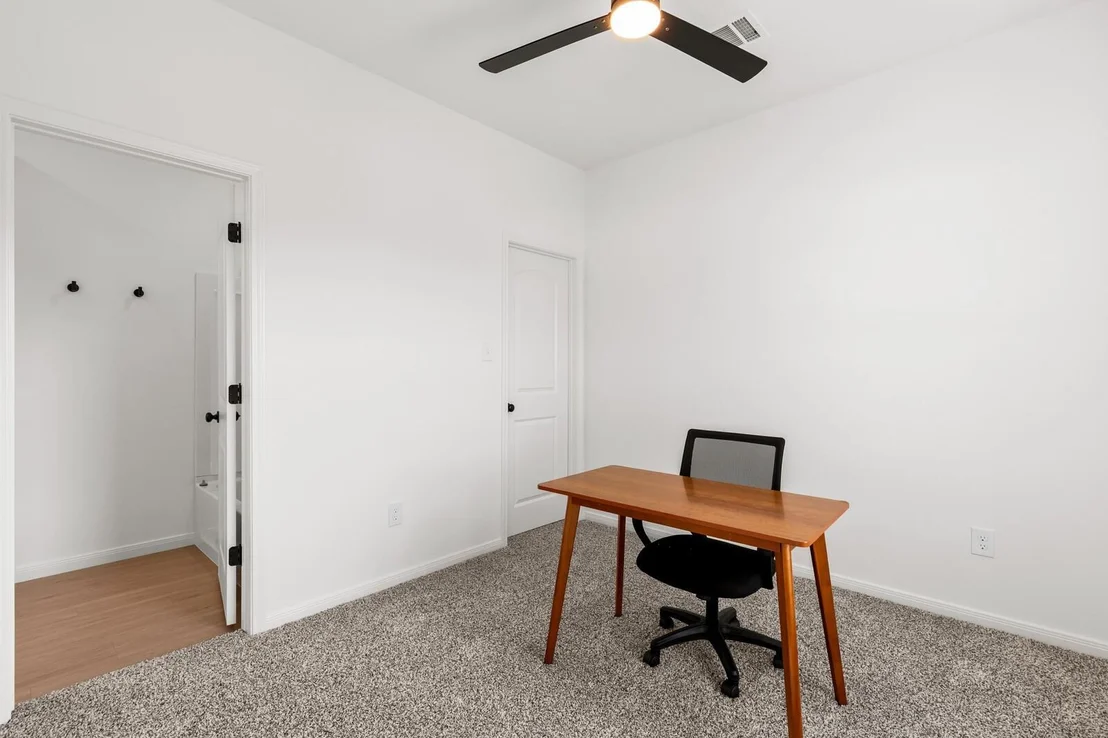 Photo of 84 Crescent
