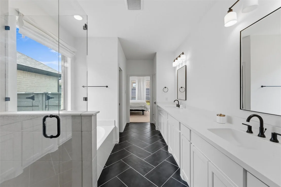 Photo of 6012 Mapleshade Way