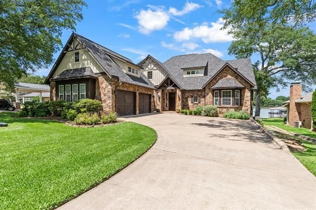 Photo of 229 N Beverly Drive