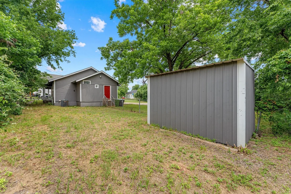 Photo of 512 Herring Avenue