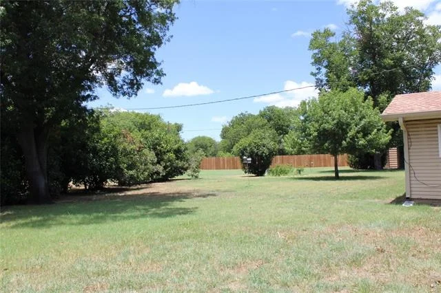 Photo of 208 PARK DR