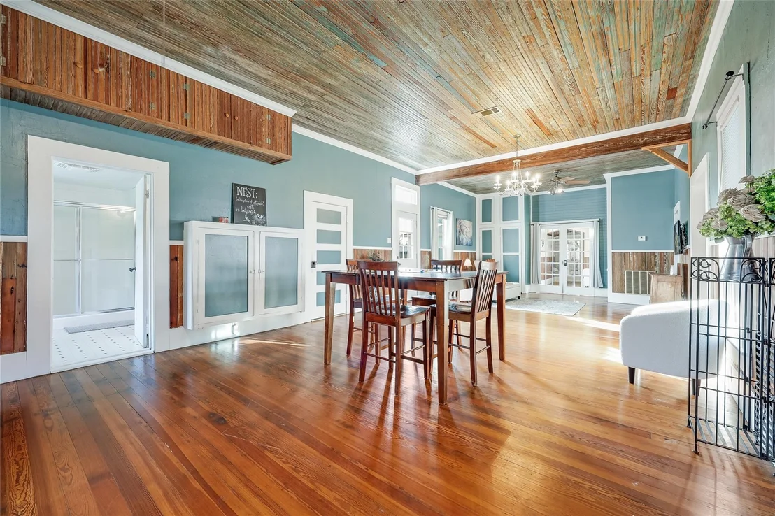 Photo of 13471 Cedar Valley Road