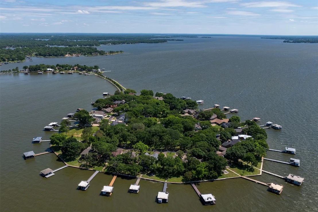 Photo of 697 Enchanted Isles Drive