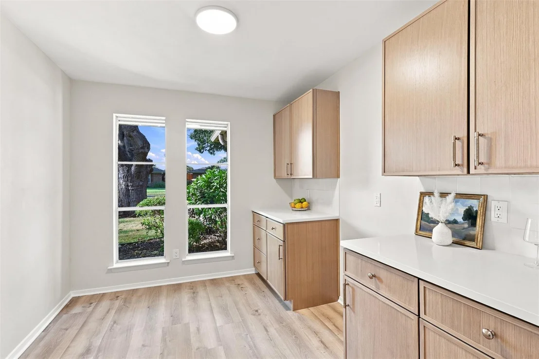 Photo of 1905 Midcrest Drive