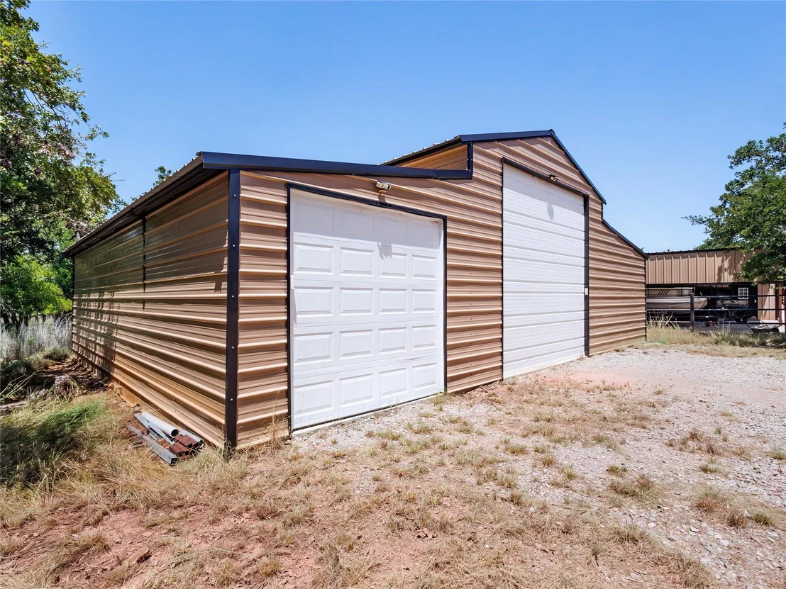 Photo of 660 Oak Point Drive