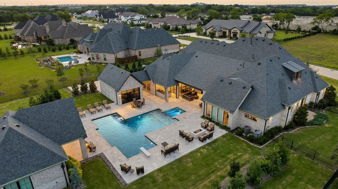 Photo of 660 Louise Drive