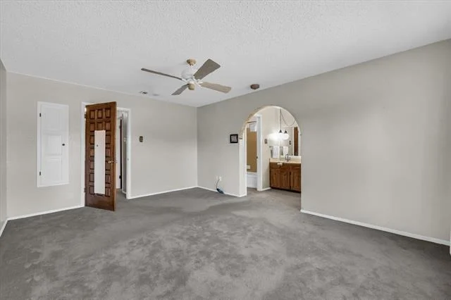 Photo of 805 Evelyn Drive