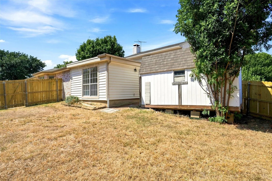 Photo of 1001 Flower Drive