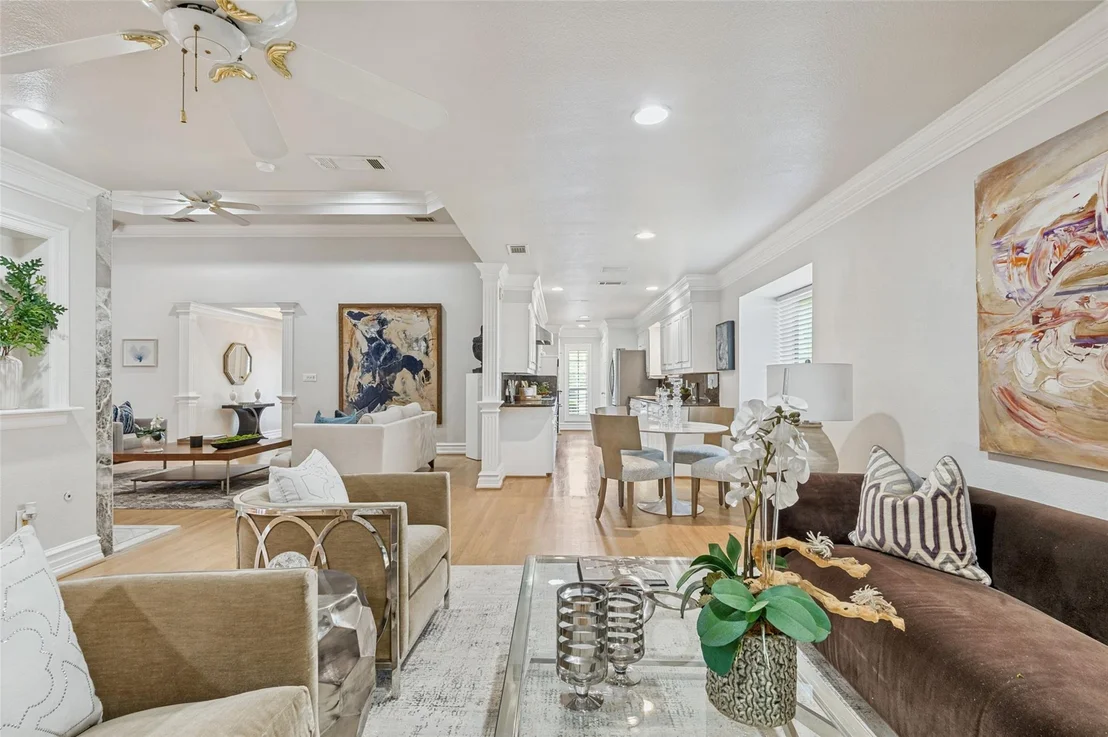 Photo of 5322 W Mockingbird Lane