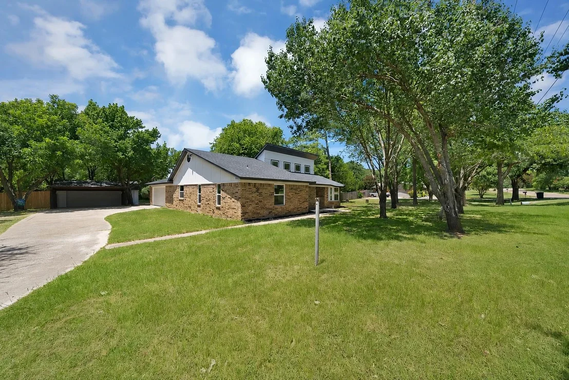 Photo of 105 Oak Lane