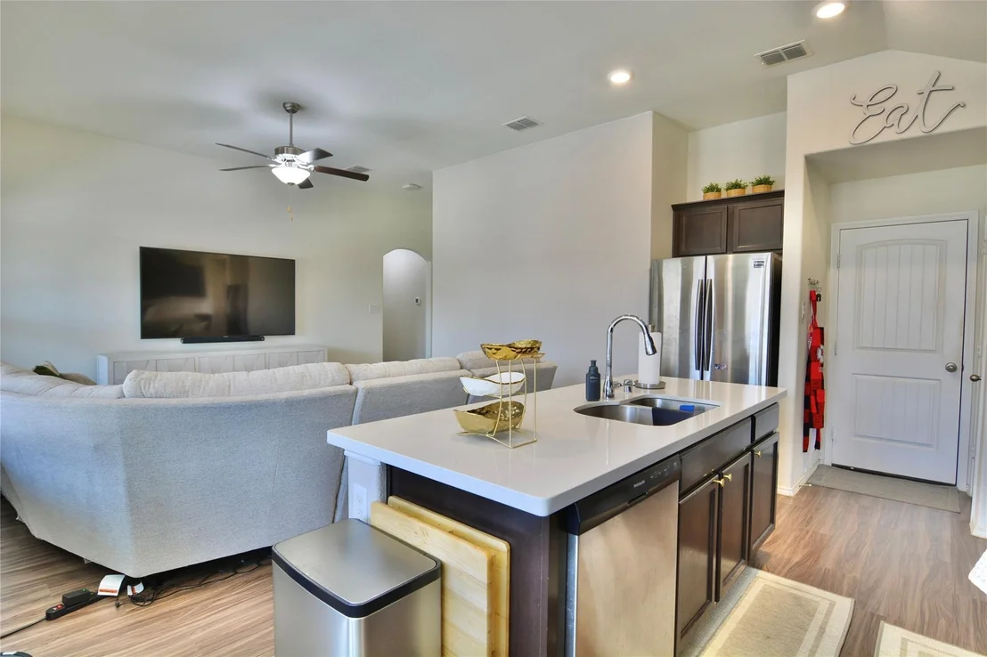Photo of 465 Pollyann Trail