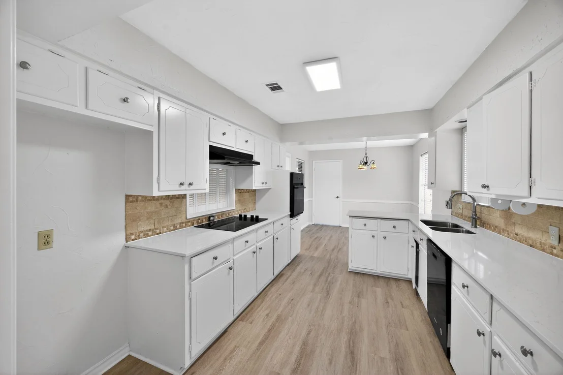Photo of 1616 W Shields Drive