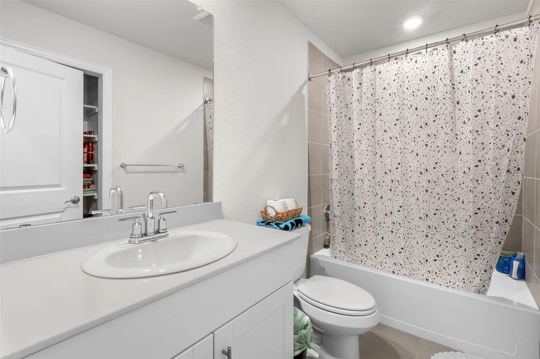 Photo of 3505 Kingsview Drive