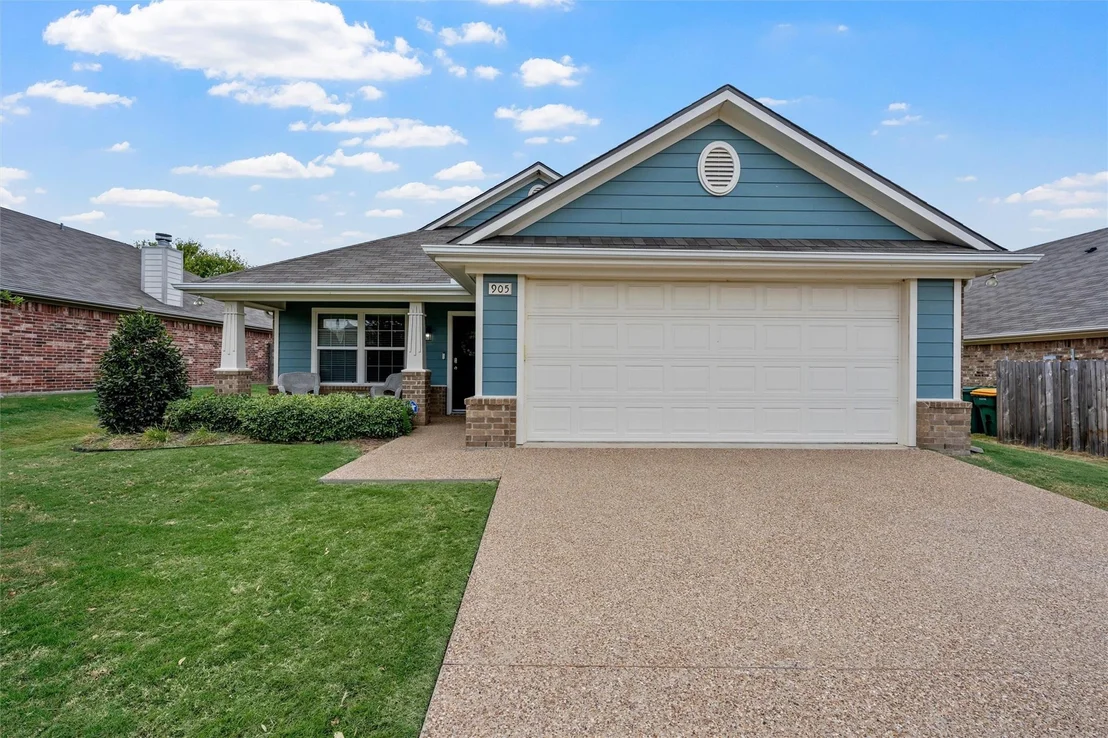 Photo of 905 Heston Circle
