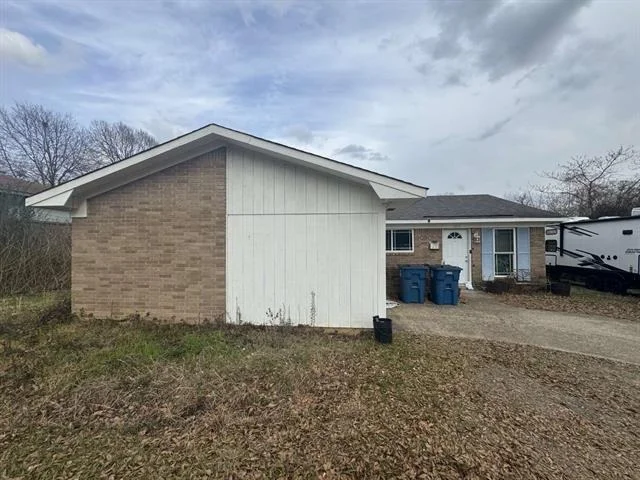 Photo of 307 Gilbert Drive