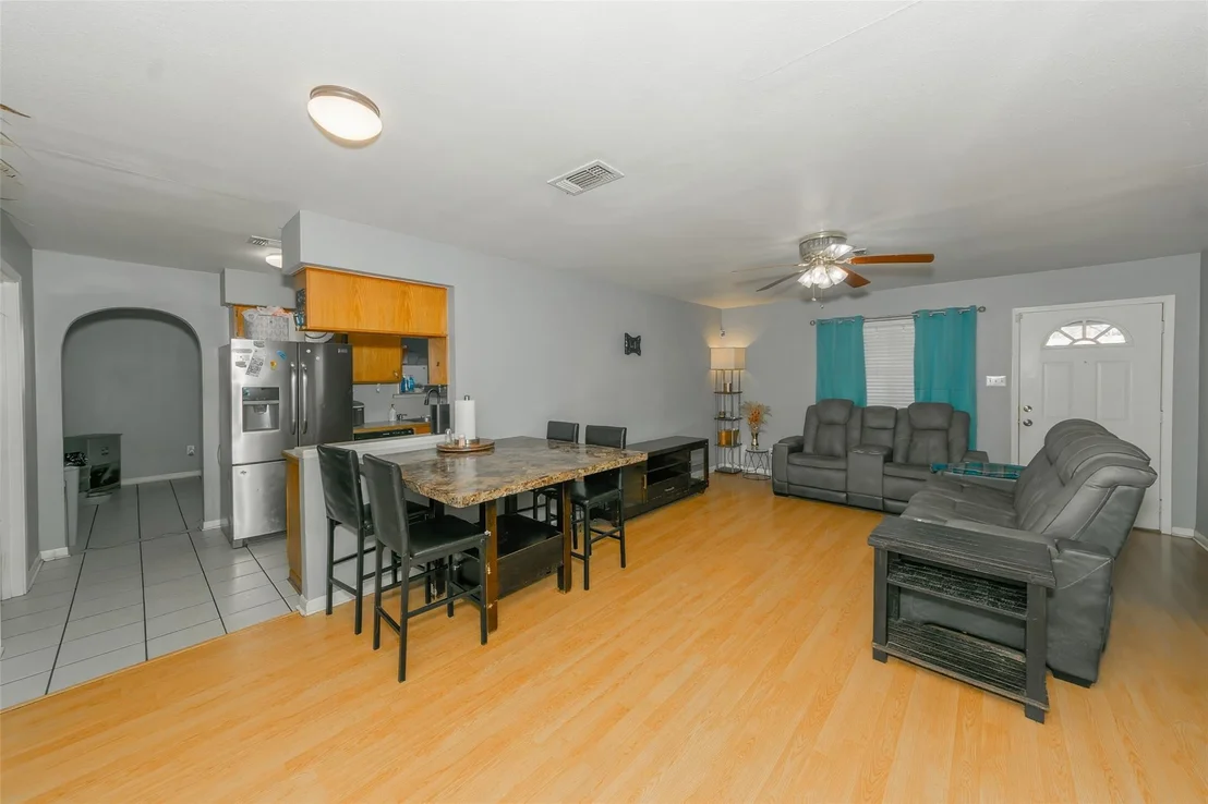 Photo of 189 Lee Boulevard