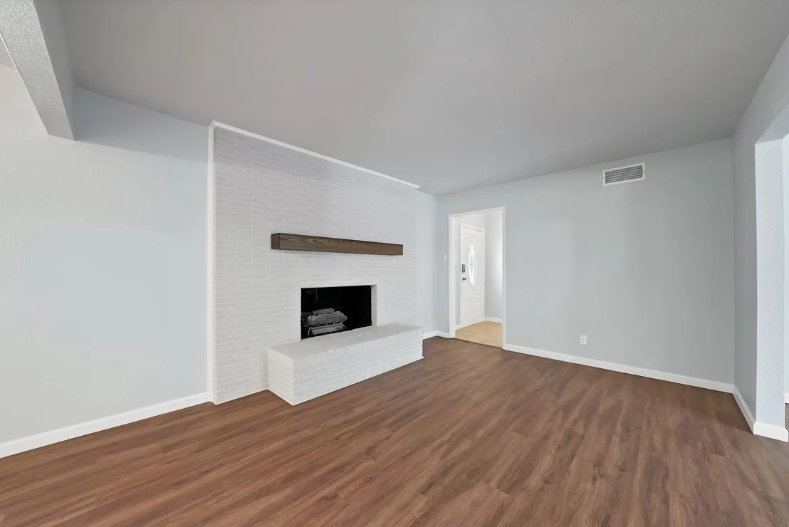 Photo of 1003 Brookhollow Drive